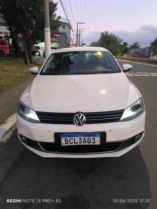 VOLKSWAGEN JETTA 2.0 COMFORTLINE FLEX 4P TIPTRONIC